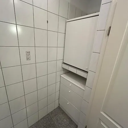 아파트 Mit Stellplatz, Wlan, Netflix 크레펠트