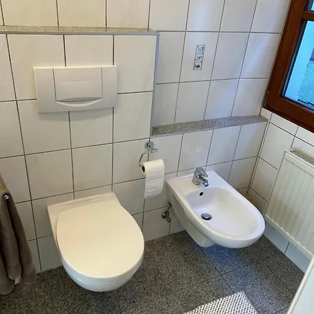 Mit Stellplatz, Wlan, Netflix דירה *